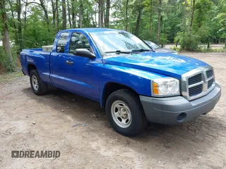 2007 Dodge Dakota ST z VIN 1D7HE22K07S250681, wystawiony jako IAAI lot #42451235 z przebiegiem 263 617 mil mil oraz . Historia ofert i sprzedaży dostępna na DreamBid. Obrazek 1.