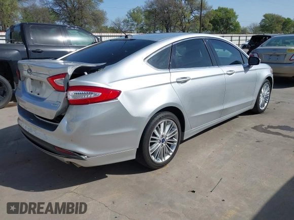 2016 Ford Fusion SE with VIN 3FA6P0HD5GR279541, listed as a IAAI auction lot 41849560 with 70,639 mi miles. Bid and sale history available at carsss.com. Image 4.