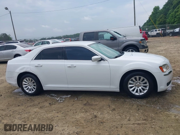 2014 Chrysler 300 z VIN 2C3CCAAG0EH376548, wystawiony jako IAAI lot #42288324 z przebiegiem 158 089 mil mil oraz . Historia ofert i sprzedaży dostępna na DreamBid. Obrazek 13.
