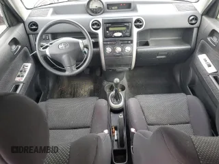 2005 Scion xB z VIN JTLKT334250173983, wystawiony jako Copart lot #52455685 z przebiegiem 98 953 mil mil oraz Szkody całkowita. Historia ofert i sprzedaży dostępna na DreamBid. Obrazek 8.