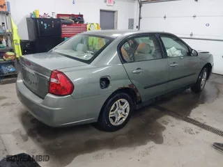 2004 Chevrolet Malibu with VIN 1G1ZS52F94F237114, listed as a IAAI auction lot 41553793 with 170,290 mi miles. Bid and sale history available at carsss.com. Image 4.