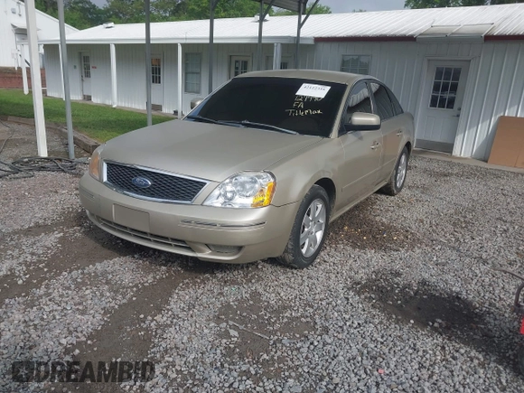 2005 Ford Five Hundred SE z VIN 1FAFP23145G127490, wystawiony jako IAAI lot #42122316 z przebiegiem 202 975 mil mil oraz . Historia ofert i sprzedaży dostępna na DreamBid. Obrazek 2.