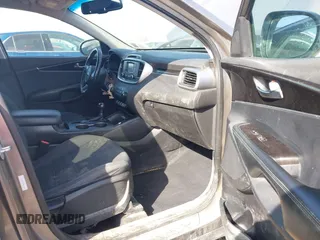 2016 Kia Sorento LX with VIN 5XYPGDA54GG065563, listed as a IAAI auction lot 41801533 with 126,557 mi miles. Bid and sale history available at carsss.com. Image 5.