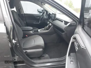 2022 Toyota RAV4 XLE with VIN 2T3W1RFV7NC187935, listed as a IAAI auction lot 41935287 with 74,351 mi miles. Bid and sale history available at carsss.com. Image 5.