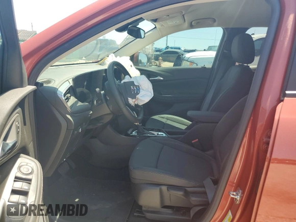 2024 Buick Encore GX Preferred z VIN KL4AMBSL2RB167581, wystawiony jako Copart lot #66429785 z przebiegiem Nie podano mil oraz Szkoda całkowita • Salvage title. Historia ofert i sprzedaży dostępna na DreamBid. Obrazek 7.