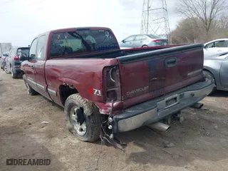 2002 Chevrolet Silverado 1500 LS with VIN 1GCEK19T32E191759, listed as a IAAI auction lot 41880468 with 247,877 mi miles. Bid and sale history available at carsss.com. Image 6.