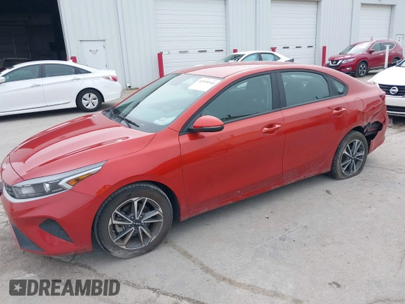 2022 Kia Forte LXS z VIN 3KPF24AD2NE468128, wystawiony jako IAAI lot #41939344 z przebiegiem 13 305 mil mil oraz . Historia ofert i sprzedaży dostępna na DreamBid. Obrazek 18.