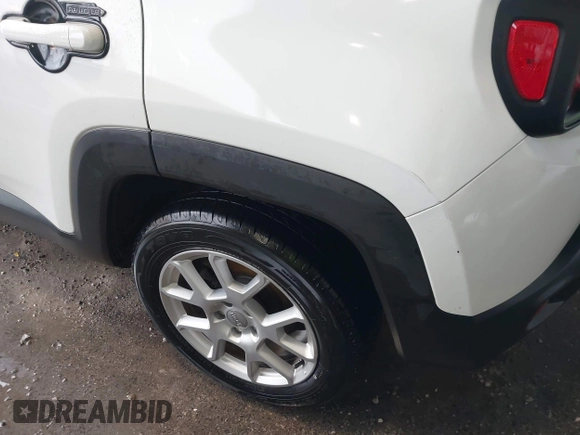 2020 Jeep Renegade Latitude with VIN ZACNJBBB4LPL00858, listed as a IAAI auction lot 39799564 with 96,002 mi miles. Bid and sale history available at carsss.com. Image 18.