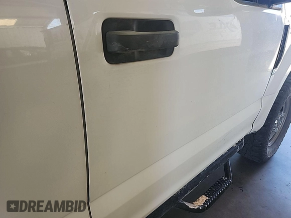 2019 Ford F-250 XL with VIN 1FT7W2B65KEE40165, listed as a IAAI auction lot 42727924 with 182,010 mi miles and . Bid and sale history available at DreamBid. Image 13.