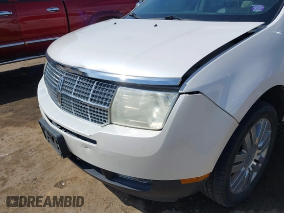 2010 Lincoln MKX with VIN 2LMDJ6JC7ABJ13051, listed as a IAAI auction lot 41888270 with 153,132 mi miles. Bid and sale history available at carsss.com. Image 6.