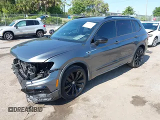2020 Volkswagen Tiguan SE with VIN 3VV3B7AX3LM176300, listed as a IAAI auction lot 42004744 with 86,074 mi miles and . Bid and sale history available at DreamBid. Image 17.