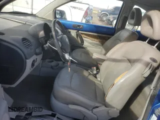 2001 Volkswagen Beetle GLS с VIN 3VWCB21C41M454761, выставлен на аукционе Copart как лот 77632914 с пробегом Не указан миль и Списание • Salvage title. История ставок и продаж доступна на DreamBid. Изображение 7.