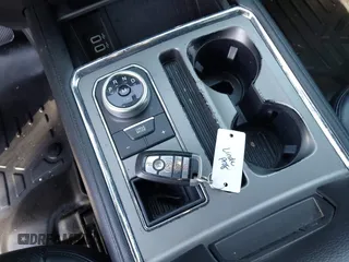 2019 Ford Expedition Max XLT с VIN 1FMJK1HT8KEA16094, выставлен на аукционе IAAI как лот 41984049 с пробегом 104 554 миль миль и . История ставок и продаж доступна на DreamBid. Изображение 11.