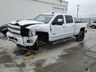 2018 Chevrolet Silverado 3500HD LTZ z VIN 1GC4K0EY2JF107169, wystawiony jako Copart lot #48337345 z przebiegiem 124 846 mil mil oraz Szkoda całkowita • Salvage title. Historia ofert i sprzedaży dostępna na DreamBid. Obrazek 1.