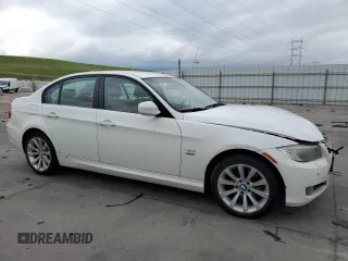 2011 BMW 3 Series 328i xDrive with VIN WBAPK7G5XBNN86258, listed as a Copart auction lot 61224485 with 202,186 mi miles and Salvage title. Bid and sale history available at DreamBid. Image 4.