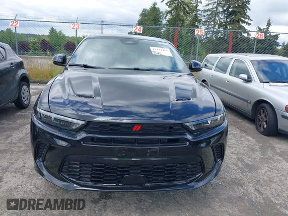 2024 Dodge Hornet R/T z VIN ZACPDFCW9R3A32594, wystawiony jako IAAI lot #42312913 z przebiegiem 22 544 mil mil oraz . Historia ofert i sprzedaży dostępna na DreamBid. Obrazek 12.