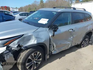 2023 Toyota Highlander L z VIN 5TDKDRBH6PS044676, wystawiony jako IAAI lot #42094125 z przebiegiem 102 903 mil mil oraz . Historia ofert i sprzedaży dostępna na DreamBid. Obrazek 6.