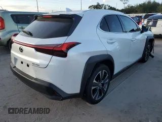 2021 Lexus UX with VIN JTHP3JBH7M2037702, listed as a Copart auction lot 69784022 with 14,173 mi miles. Bid and sale history available at carsss.com. Image 3.