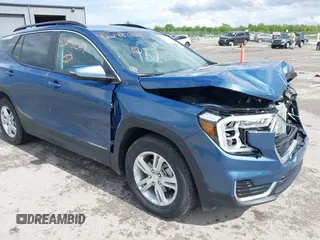 2024 GMC Terrain SLE z VIN 3GKALMEG4RL249642, wystawiony jako IAAI lot #42248039 z przebiegiem 11 695 mil mil oraz . Historia ofert i sprzedaży dostępna na DreamBid. Obrazek 18.
