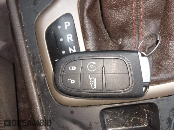 2014 Jeep Cherokee Trailhawk with VIN 1C4PJMBS6EW100500, listed as a IAAI auction lot 41894989 with 131,034 mi miles. Bid and sale history available at carsss.com. Image 11.