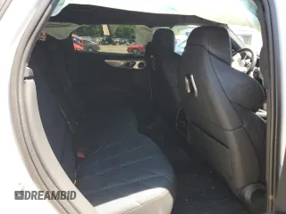 2023 BMW XM z VIN 5YM23CS00P9R52198, wystawiony jako Copart lot #57953684 z przebiegiem 5428 mil mil oraz Szkody całkowita. Historia ofert i sprzedaży dostępna na DreamBid. Obrazek 10.