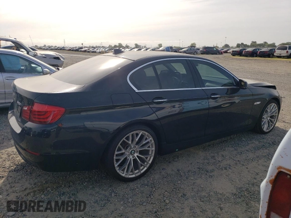 2012 BMW 5 Series 528i z VIN WBAXG5C56CDY28661, wystawiony jako Copart lot #53372745 z przebiegiem 130 810 mil mil oraz Szkoda całkowita • Salvage title. Historia ofert i sprzedaży dostępna na DreamBid. Obrazek 3.
