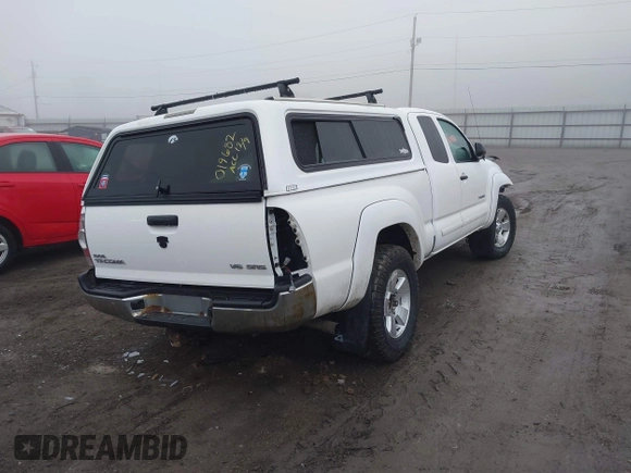 2011 Toyota Tacoma with VIN 5TFUU4EN8BX019682, listed as a IAAI auction lot 41187802 with 114,491 mi miles. Bid and sale history available at carsss.com. Image 4.