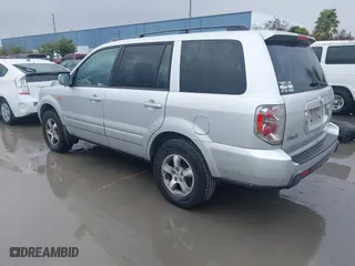 2008 Honda Pilot SE with VIN 5FNYF18348B037961, listed as a IAAI auction lot 41939628 with 206,511 mi miles. Bid and sale history available at carsss.com. Image 3.