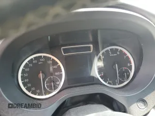 2018 Infiniti QX30 z VIN SJKCH5CP2JA042013, wystawiony jako Copart lot #57301245 z przebiegiem Nie podano mil oraz Tytuł czysty. Historia ofert i sprzedaży dostępna na DreamBid. Obrazek 9.