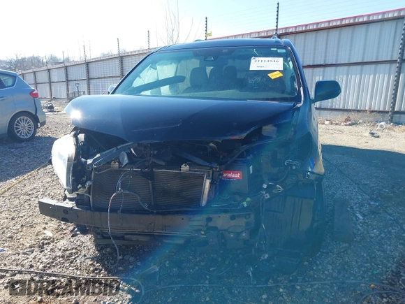 2019 Toyota Sienna XLE Auto Access Seat with VIN 5TDYZ3DC9KS995408, listed as a IAAI auction lot 41114546 with 98,280 mi miles. Bid and sale history available at carsss.com. Image 13.