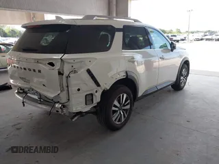 2024 Nissan Pathfinder SL z VIN 5N1DR3CA5RC208511, wystawiony jako IAAI lot #42293444 z przebiegiem 7 407 mil mil oraz . Historia ofert i sprzedaży dostępna na DreamBid. Obrazek 4.