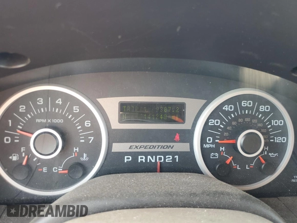 2005 Ford Expedition Eddie Bauer with VIN 1FMPU17525LA52922, listed as a Copart auction lot 51139415 with 141,248 mi miles and Salvage Title. Bid and sale history available at carsss.com. Image 9.