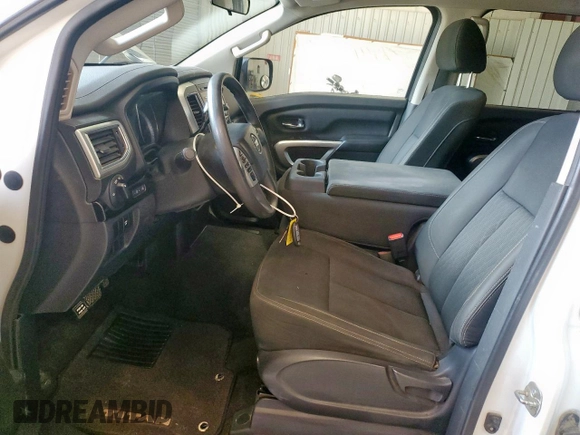 2017 Nissan Titan SV z VIN 1N6AA1EJ9HN569787, wystawiony jako Copart lot #59105715 z przebiegiem 116 332 mil mil oraz Czysty tytuł • Clean title. Historia ofert i sprzedaży dostępna na DreamBid. Obrazek 7.