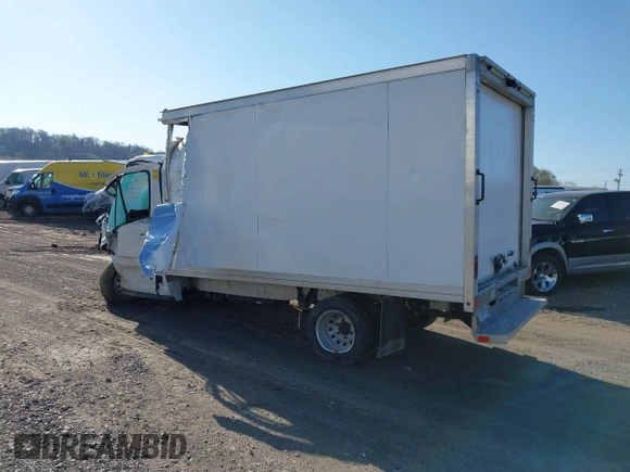 2022 Ford Transit z VIN 1FDBF6Z86NKA40450, wystawiony jako IAAI lot #41768046 z przebiegiem Nie podano mil oraz . Historia ofert i sprzedaży dostępna na DreamBid. Obrazek 3.