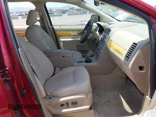 2007 Lincoln MKX z VIN 2LMDU88C87BJ05848, wystawiony jako IAAI lot #42354735 z przebiegiem 142 262 mil mil oraz . Historia ofert i sprzedaży dostępna na DreamBid. Obrazek 5.