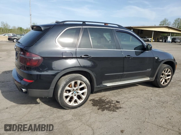 2013 BMW X5 xDrive35i z VIN 5UXZV4C56D0B24871, wystawiony jako Copart lot #55187185 z przebiegiem 141 533 mil mil oraz Czysty tytuł • Clean title. Historia ofert i sprzedaży dostępna na DreamBid. Obrazek 3.