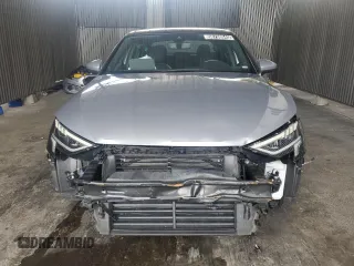 2024 Audi A3 Premium z VIN WAUAUDGY2RA127557, wystawiony jako Copart lot #58738645 z przebiegiem 18 581 mil mil oraz Tytuł czysty. Historia ofert i sprzedaży dostępna na DreamBid. Obrazek 5.