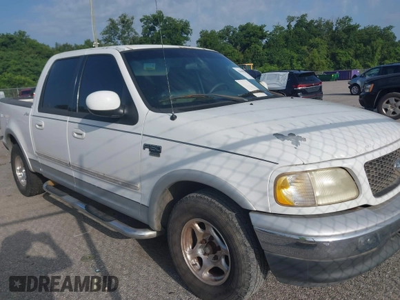 2001 Ford F-150 XLT z VIN 1FTRW07W01KB55038, wystawiony jako IAAI lot #42630824 z przebiegiem 281 399 mil mil oraz . Historia ofert i sprzedaży dostępna na DreamBid. Obrazek 1.