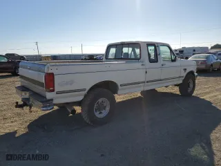 1992 Ford F-250 with VIN 1FTHX26M3NKB11741, listed as a Copart auction lot 78205284 with 198,113 mi miles and Clean Title. Bid and sale history available at carsss.com. Image 3.