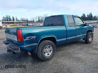 1997 Chevrolet Silverado 1500 with VIN 2GCEK19R2V1262153, listed as a IAAI auction lot 41752380 with 151,375 mi miles and . Bid and sale history available at DreamBid. Image 4.