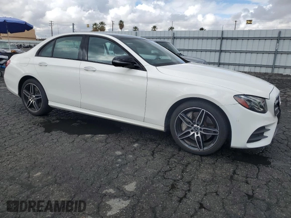 2019 Mercedes-Benz E 450 with VIN WDDZF6JB9KA499389, listed as a Copart auction lot 43795705 with 88,619 mi miles and Clean Title. Bid and sale history available at DreamBid. Image 4.