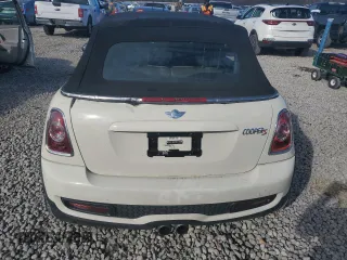 2011 MINI Convertible S z VIN WMWZP3C51BTX84327, wystawiony jako Copart lot #46111435 z przebiegiem Nie podano mil oraz Szkoda całkowita • Salvage title. Historia ofert i sprzedaży dostępna na DreamBid. Obrazek 6.