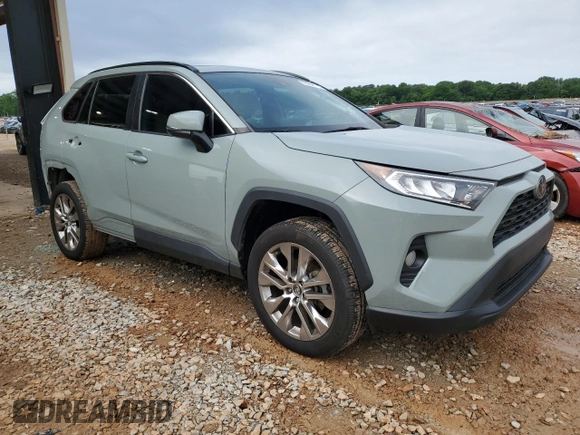 2021 Toyota RAV4 XLE Premium with VIN 2T3C1RFV5MW122775, listed as a Copart auction lot 53689075 with 69,358 mi miles and Salvage title. Bid and sale history available at DreamBid. Image 4.