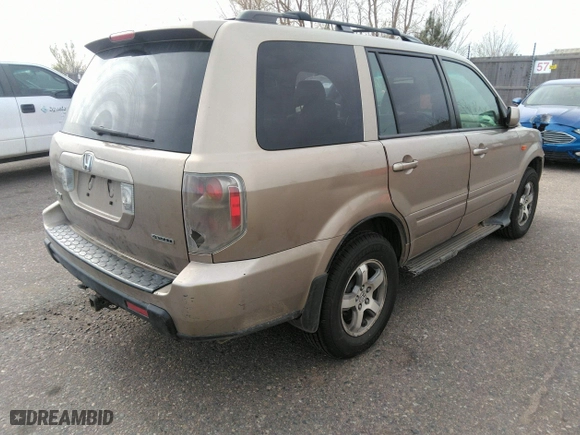 2006 Honda Pilot EX-L with VIN 2HKYF18556H523873, listed as a IAAI auction lot 41907028 with 226,072 mi miles. Bid and sale history available at carsss.com. Image 4.