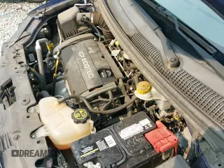 2014 Chevrolet Sonic LS z VIN 1G1JB6SH8E4228387, wystawiony jako IAAI lot #43130834 z przebiegiem 56 103 mil mil oraz . Historia ofert i sprzedaży dostępna na DreamBid. Obrazek 20.