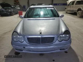 2002 Mercedes-Benz C 230/260/280/320 with VIN WDBRF64JX2E005125, listed as a Copart auction lot 45976765 with 257,456 mi miles and Salvage Title. Bid and sale history available at DreamBid. Image 5.