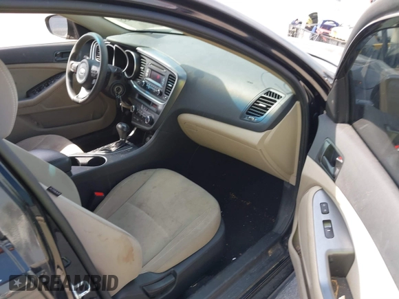 2014 Kia Optima LX z VIN 5XXGM4A76EG280177, wystawiony jako IAAI lot #41758232 z przebiegiem 95 000 mil mil oraz . Historia ofert i sprzedaży dostępna na DreamBid. Obrazek 5.