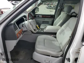 2005 Lincoln Navigator Luxury with VIN 5LMFU27525LJ24507, listed as a Copart auction lot 85340054 with 0 mi miles and Non Repairable. Bid and sale history available at carsss.com. Image 7.