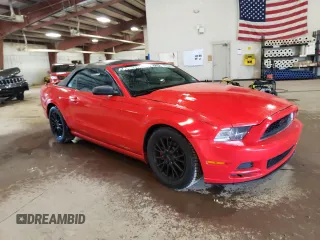 2013 Ford Mustang V6 z VIN 1ZVBP8EM2D5234080, wystawiony jako Copart lot #57939455 z przebiegiem 214 097 mil mil oraz Czysty tytuł • Clean title. Historia ofert i sprzedaży dostępna na DreamBid. Obrazek 4.