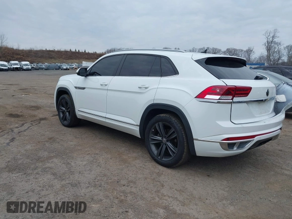 2021 Volkswagen Atlas SE z VIN 1V2RE2CA2MC205086, wystawiony jako IAAI lot #41902654 z przebiegiem 111 024 mil mil oraz . Historia ofert i sprzedaży dostępna na DreamBid. Obrazek 3.